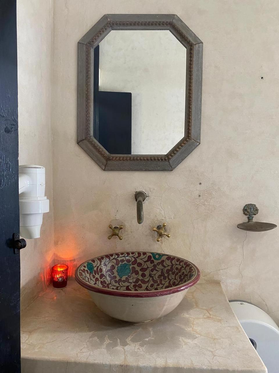 Bab El Fen Hotel Tangier Room photo